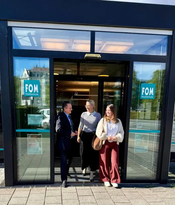 Kooperation mit der FOM Hochschule für Oekonomie & Management